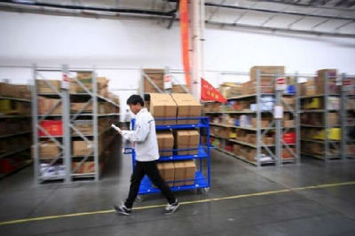 英媒 中国电商繁荣助推仓储业变革，外企争相布局抢占高地